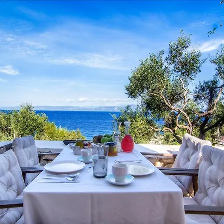 Paxosblue Suites&villas *